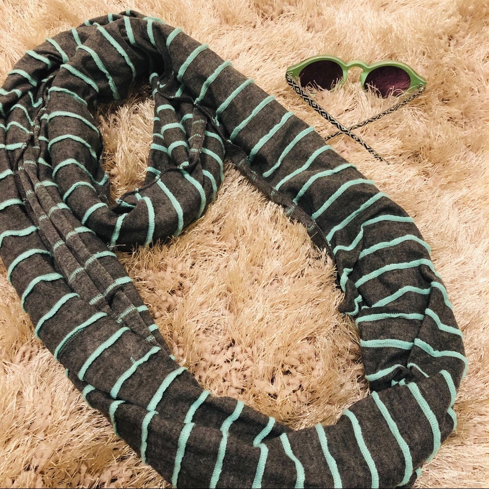 Scarf - Picture 2 of 4